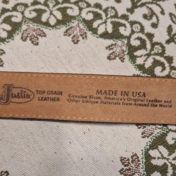 Elegant Brown Leather Belt with Silver Buckle - Picture 7 of 16